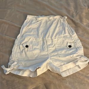 White maternity shorts size medium